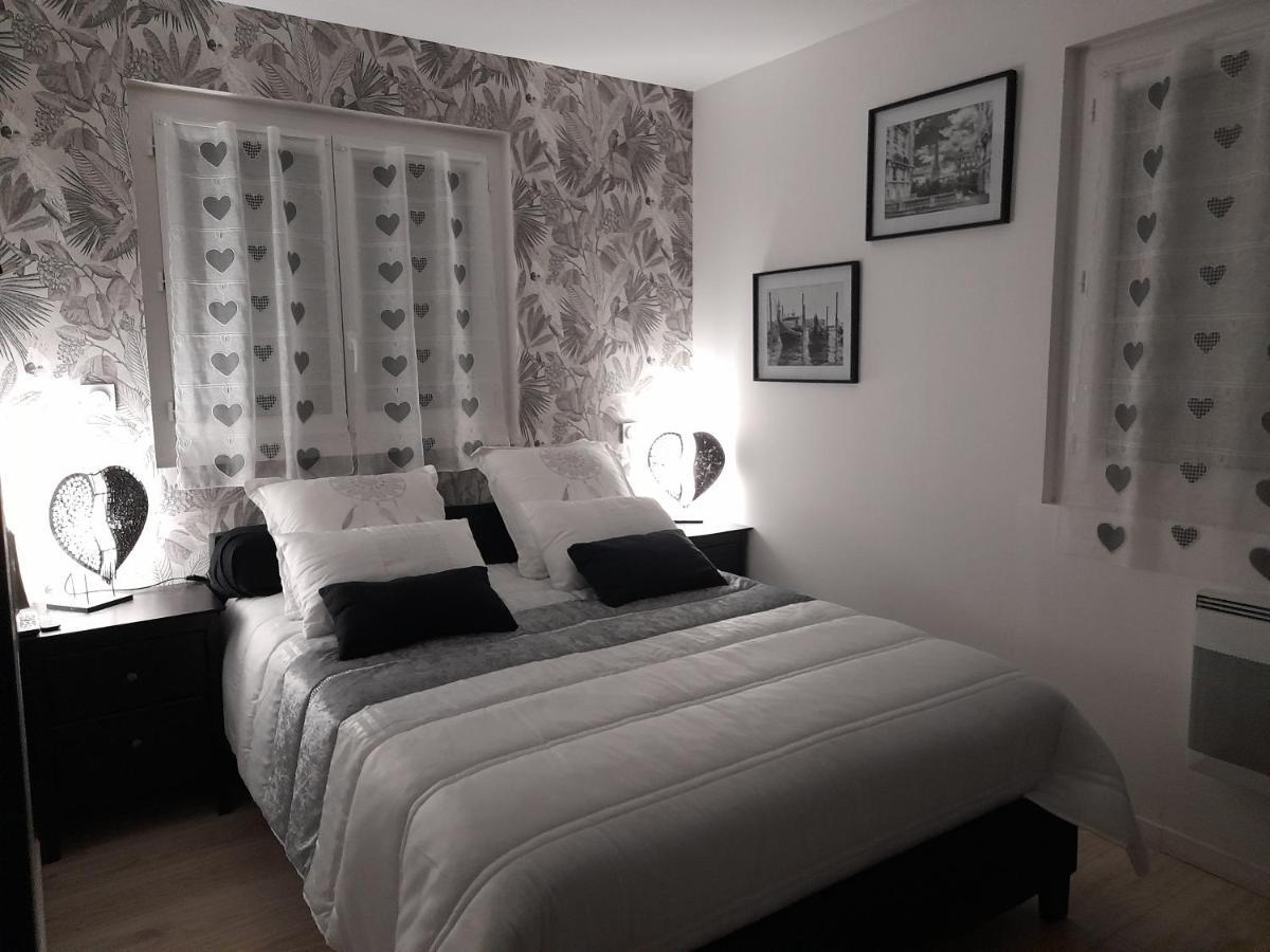Les Pieds Dans L'Eau Apartment Sainte-Marie-la-Mer Exterior photo